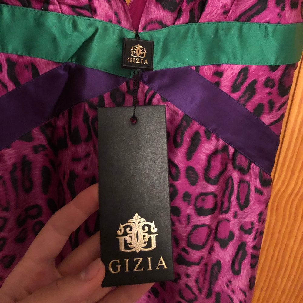 Dress - Picture 2 of 4